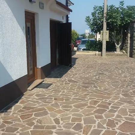 Apartmaji V Izoli Babic, Simonov Zaliv *