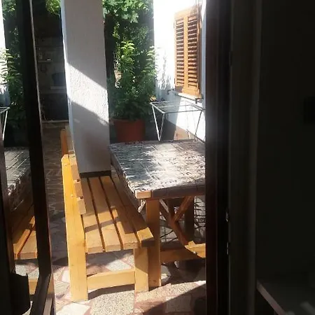 Apartmaji V Izoli Babic, Simonov Zaliv شقة