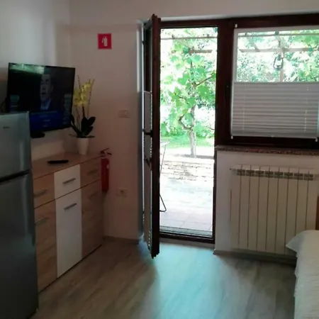 Apartmaji V Izoli Babic, Simonov Zaliv Appartamento