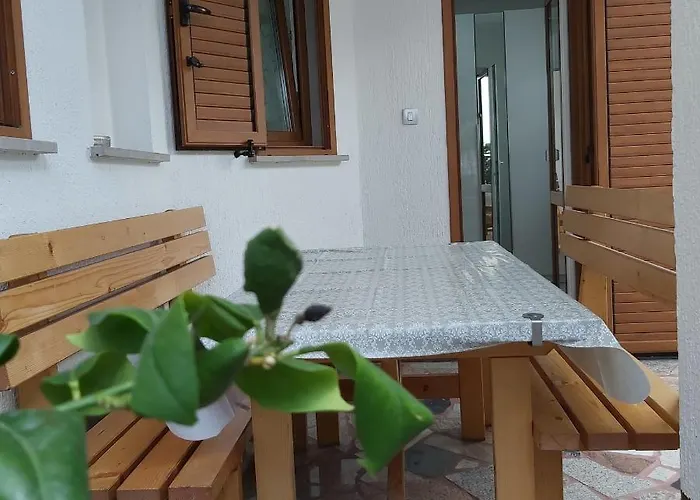 아파트 Apartmaji V Izoli Babic, Simonov Zaliv 이졸라