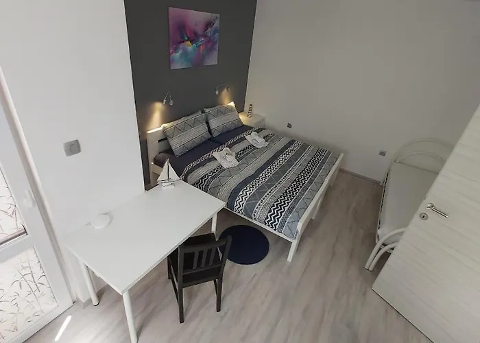 Apartmaji V Izoli Babic, Simonov Zaliv 이졸라