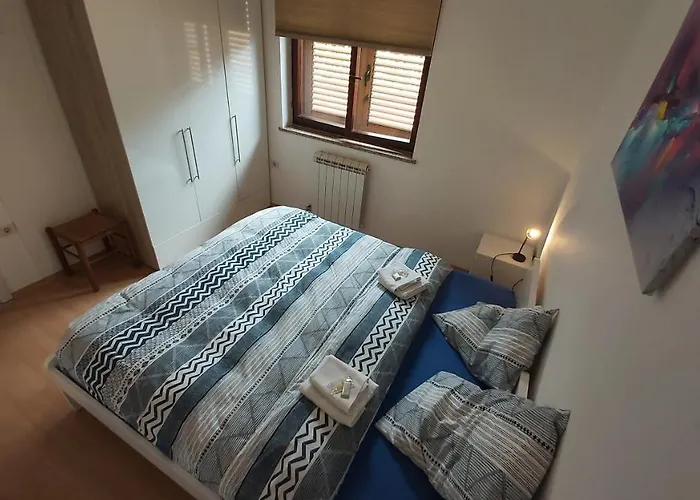 Apartmaji V Izoli Babic, Simonov Zaliv 아파트 이졸라