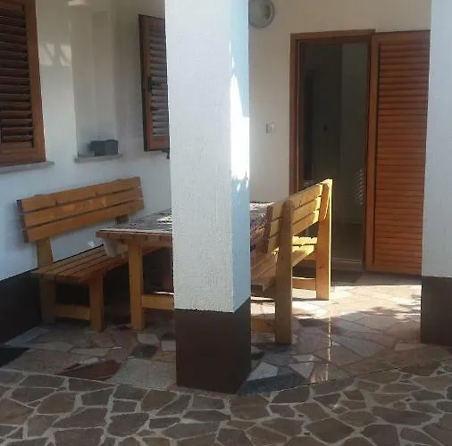 Apartmaji V Izoli Babic, Simonov Zaliv * 이졸라