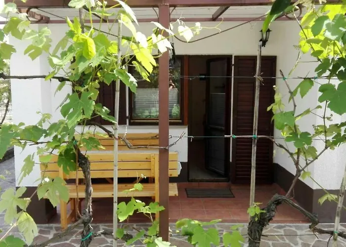 Apartmaji V Izoli Babic, Simonov Zaliv 아파트 이졸라